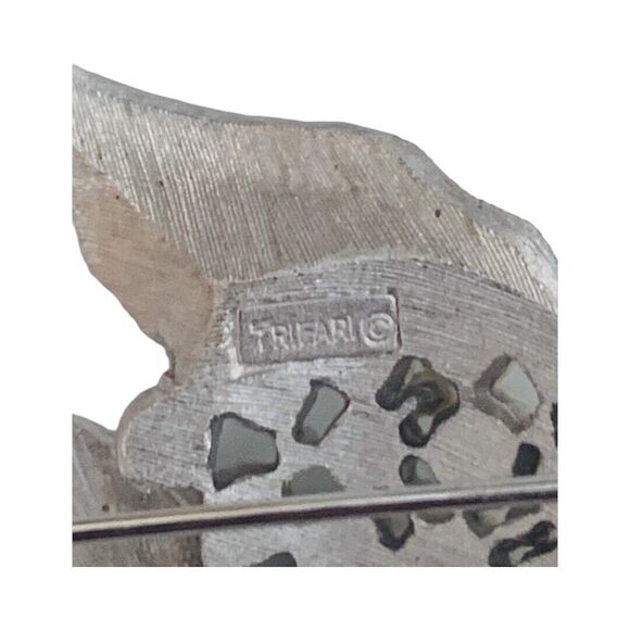 VTG Crown TRIFARI Pearl Brooch Crystal Silver Tone Costume Jewelry Wedding - Picture 8 of 8